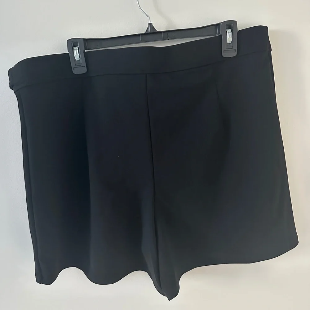 Black Wrap Skort size Xl - Picture 4 of 4
